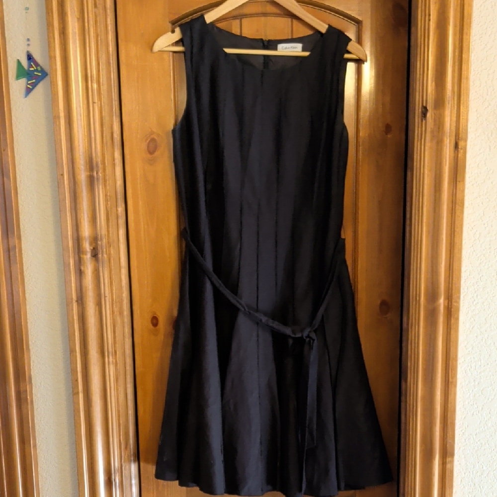 Calvin Klein Elegant Black Midi Dress